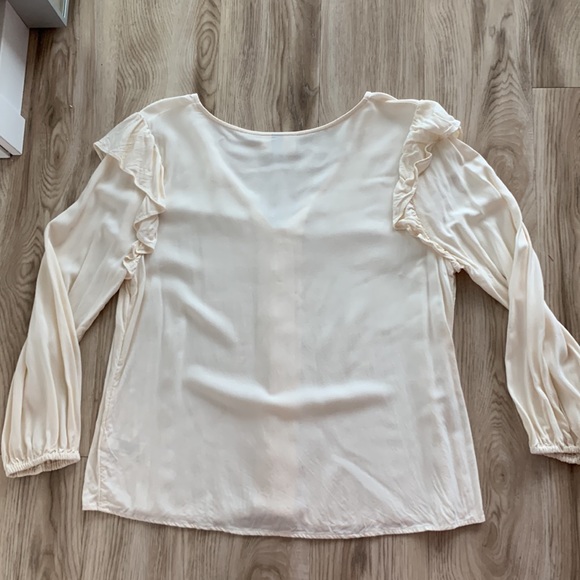Universal Thread ruffle blouse - Picture 4 of 4